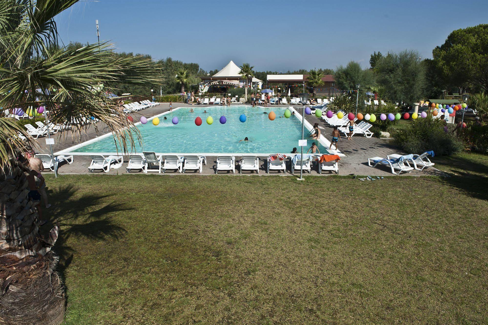 New Camping Le Tamerici เชชินา ภายนอก รูปภาพ